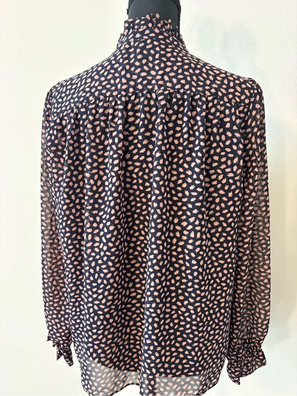 Ann Taylor Navy and Blush Pink Printed V-Neck Long Sleeve Blouse - Picture 9 of 9